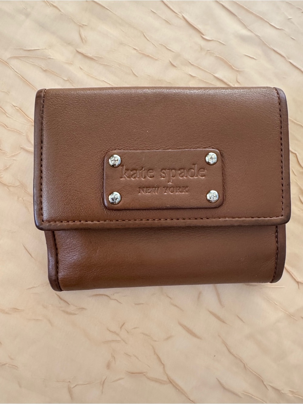 Kate Spade Brown Leather Trifold Wallet Compact Organizer Studded Logo Plaque